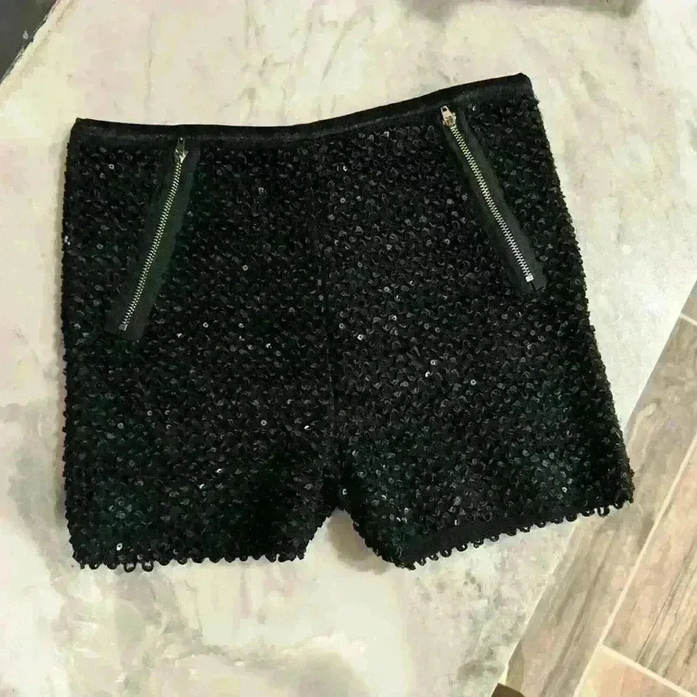 Black women’s shorts - Medium - Picture 1 of 3